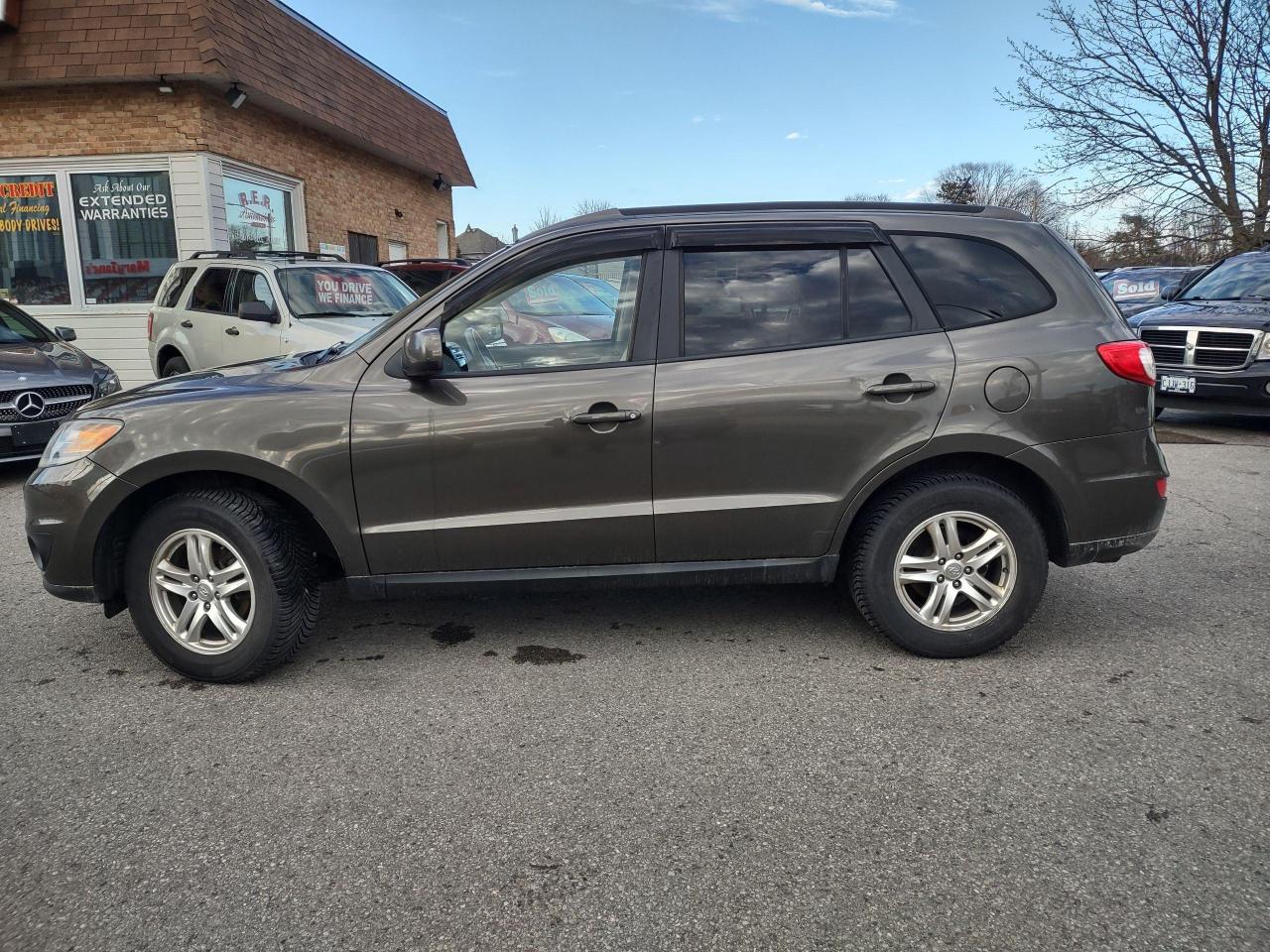 Used 2012 Hyundai Santa Fe AWD 4DR V6 AUTO GL for sale in Oshawa, ON