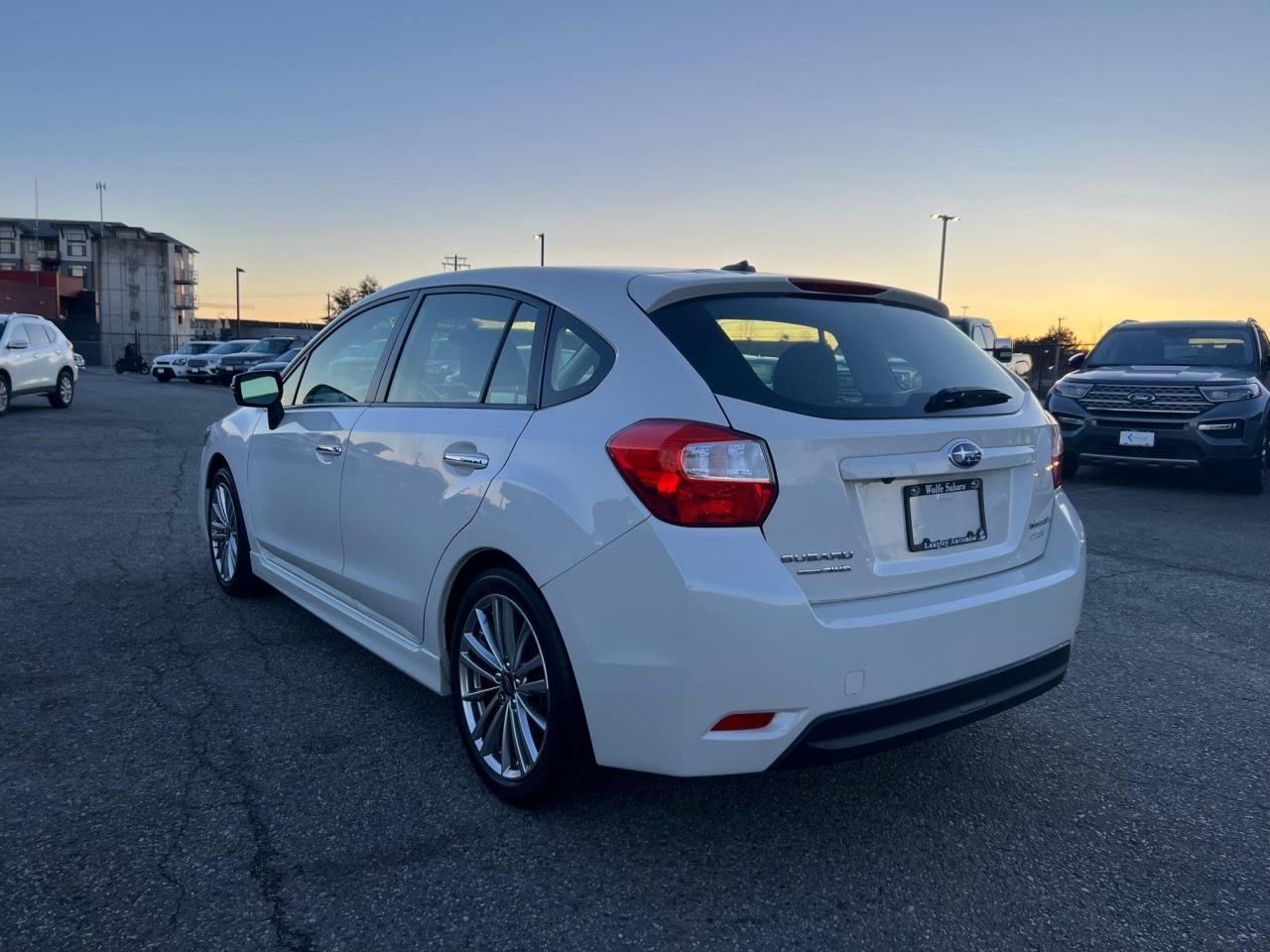 2016 Subaru Impreza 5dr HB CVT 2.0i w/Limited Pkg - Photo #6