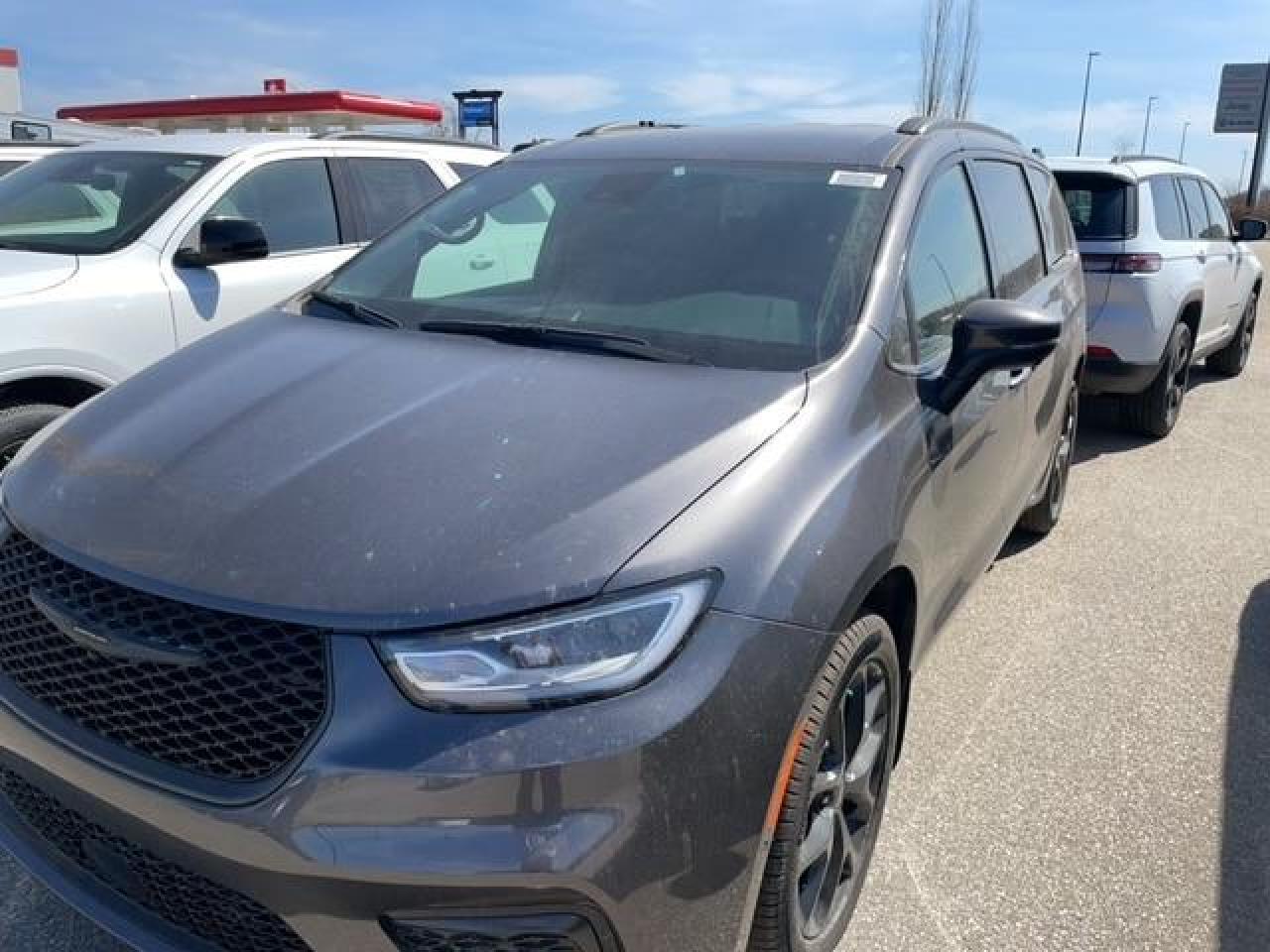 New 2023 Chrysler Pacifica Touring-L for sale in Slave Lake, AB