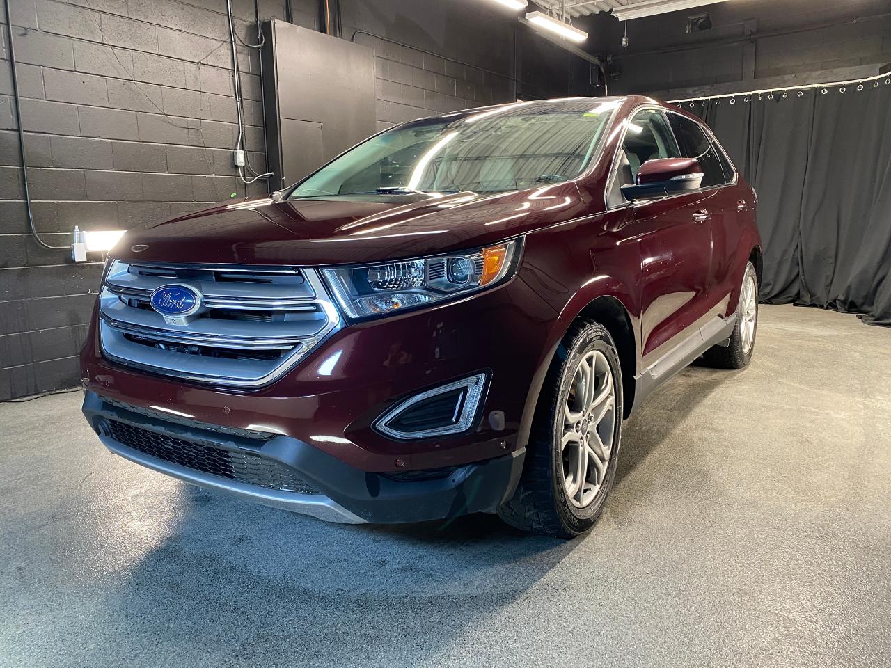 2018 Ford Edge Titanium AWD / Clean CarFax / NAV / Leather - Photo #1