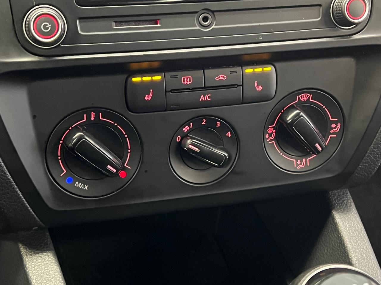 2016 Volkswagen Jetta Trendline+Camera+A/C+Heated Seats+Clean Carfax - Photo #33