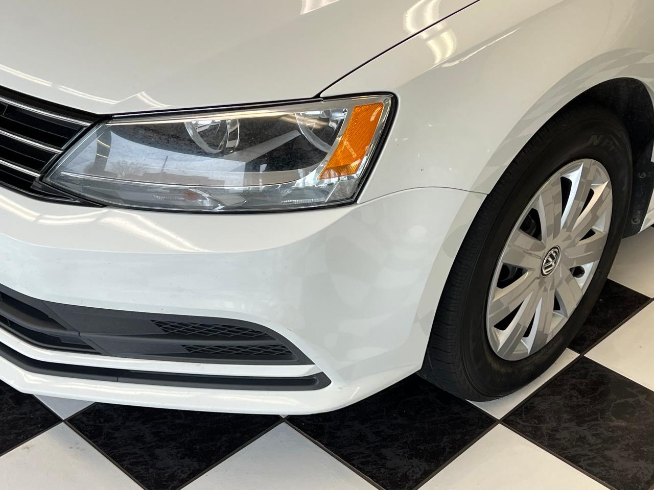 2016 Volkswagen Jetta Trendline+Camera+A/C+Heated Seats+Clean Carfax - Photo #36
