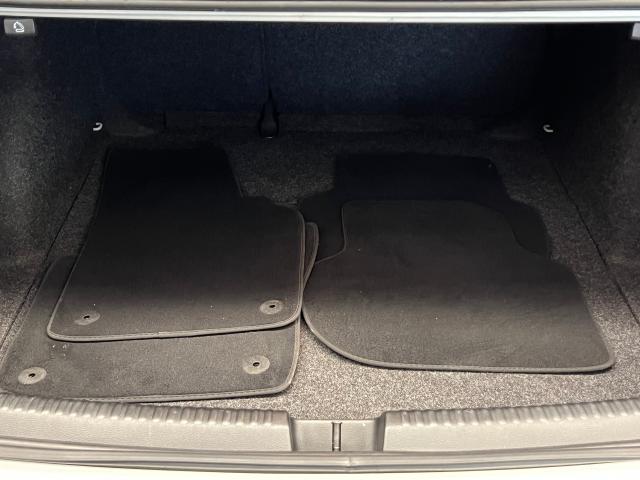2016 Volkswagen Jetta Trendline+Camera+A/C+Heated Seats+Clean Carfax Photo26