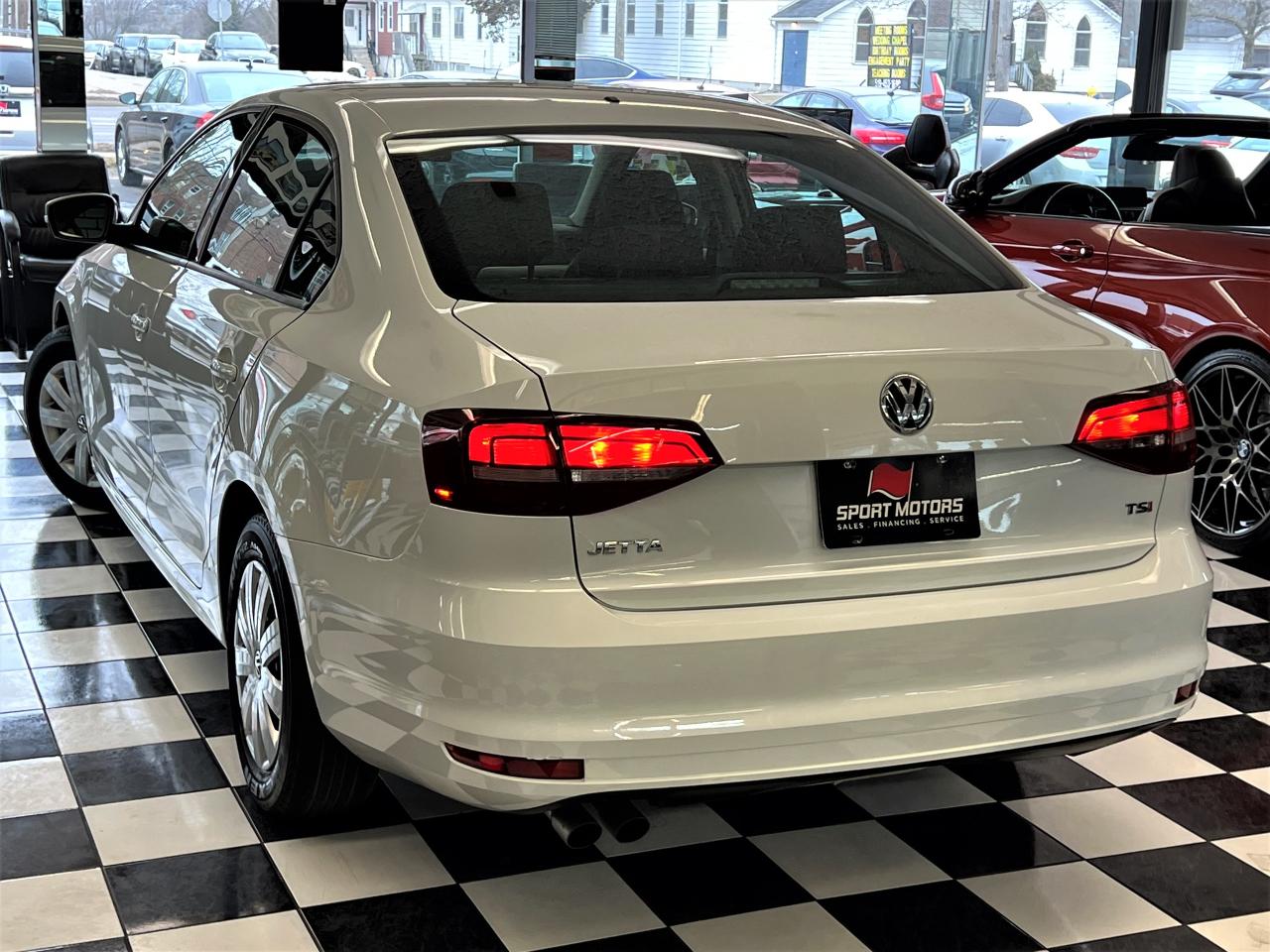 2016 Volkswagen Jetta Trendline+Camera+A/C+Heated Seats+Clean Carfax - Photo #14