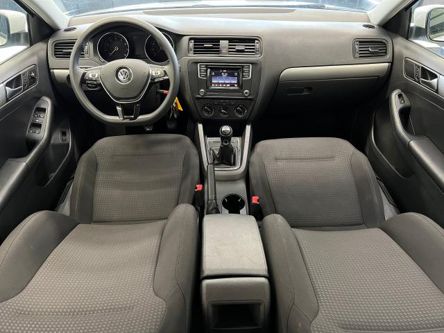 2016 Volkswagen Jetta Trendline+Camera+A/C+Heated Seats+Clean Carfax Photo8