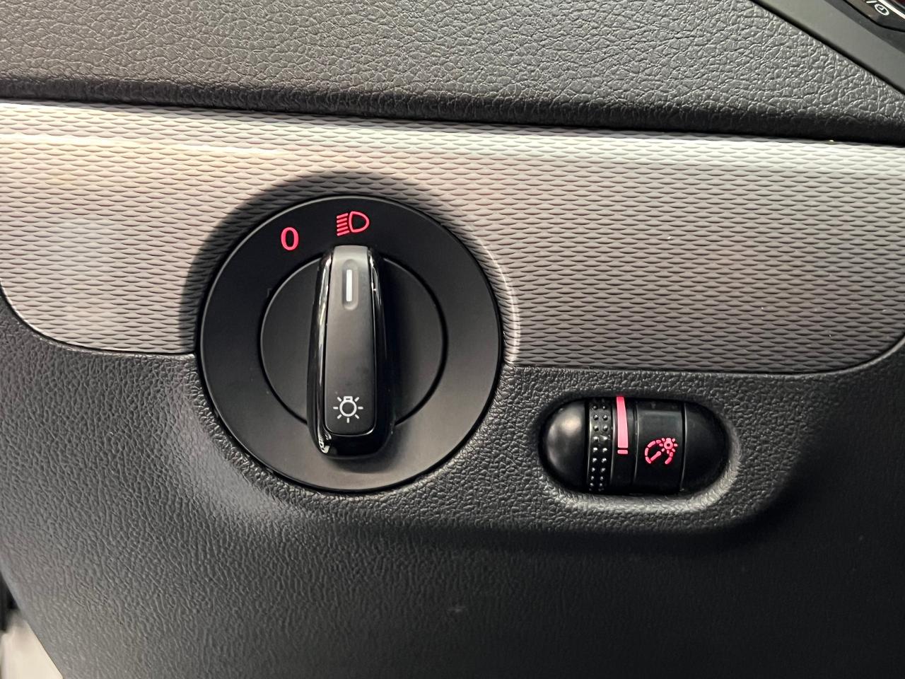 2016 Volkswagen Jetta Trendline+Camera+A/C+Heated Seats+Clean Carfax - Photo #45