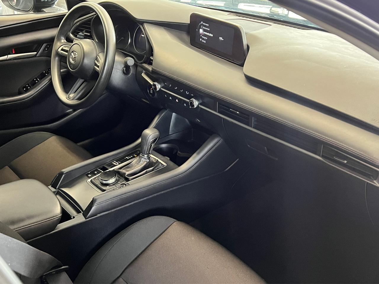 2019 Mazda MAZDA3 GX+ApplePlay+Camera+Blind Spot+Cross Traffic - Photo #18