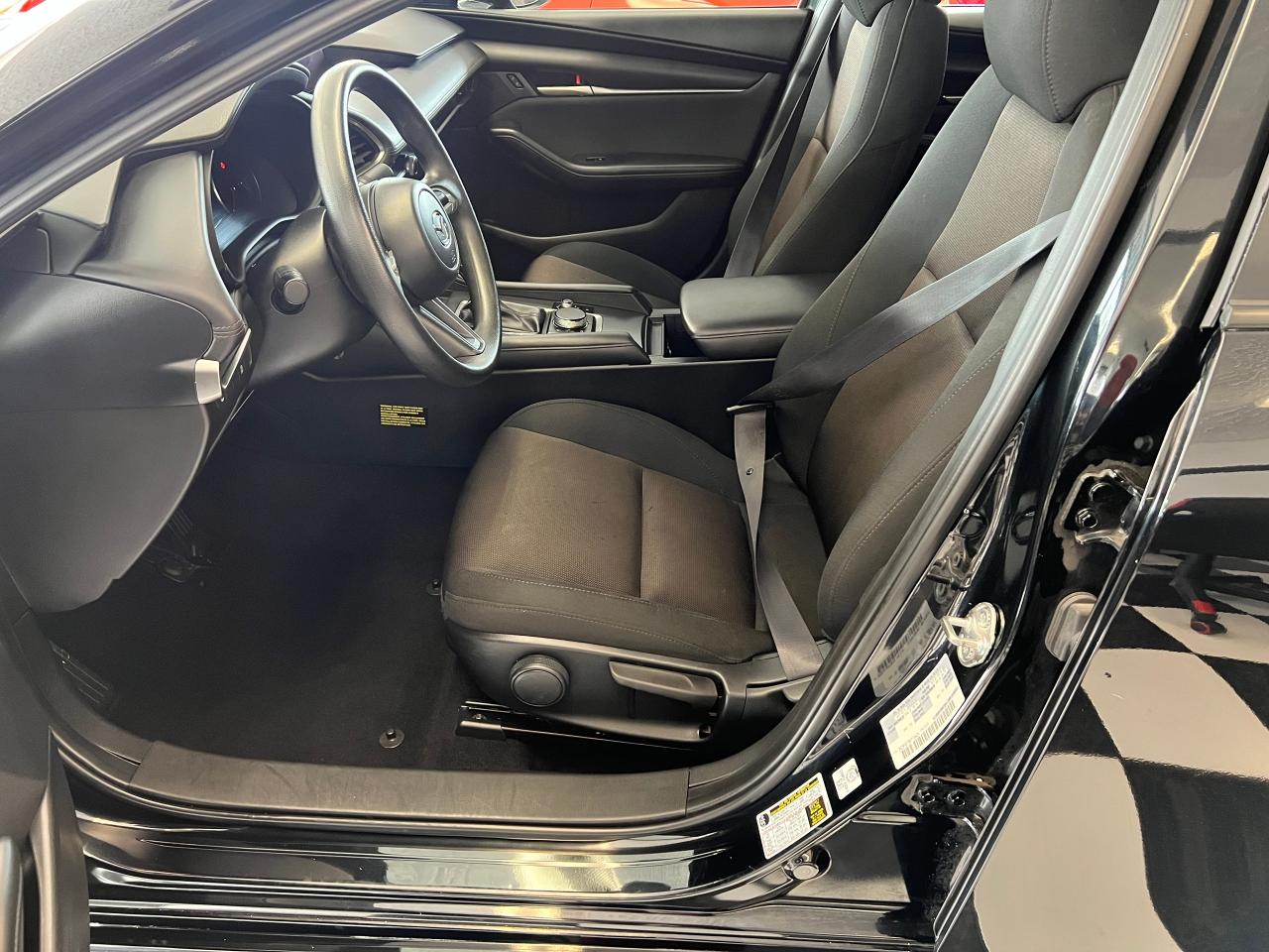 2019 Mazda MAZDA3 GX+ApplePlay+Camera+Blind Spot+Cross Traffic - Photo #16