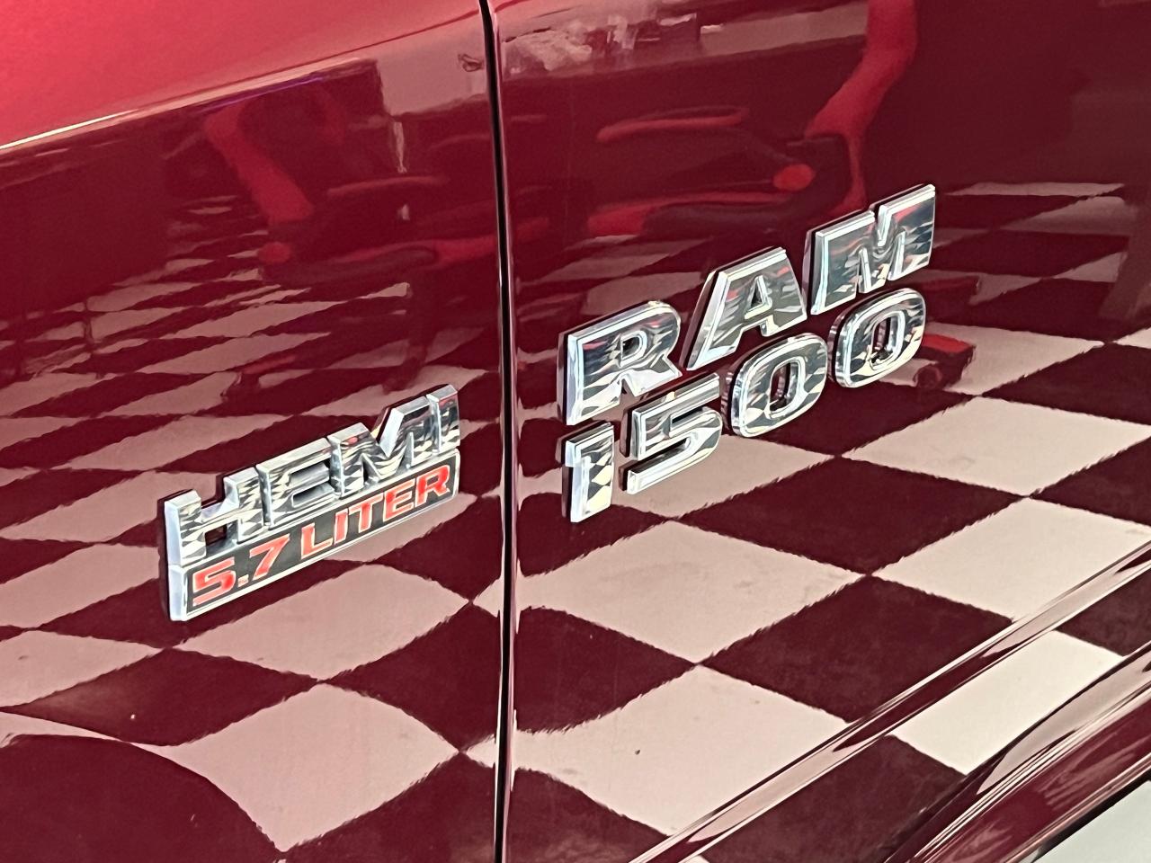 2016 RAM 1500 SPORT HEMI 5.7L 4x4+Roof+Leather+GPS+Accident Free Photo121