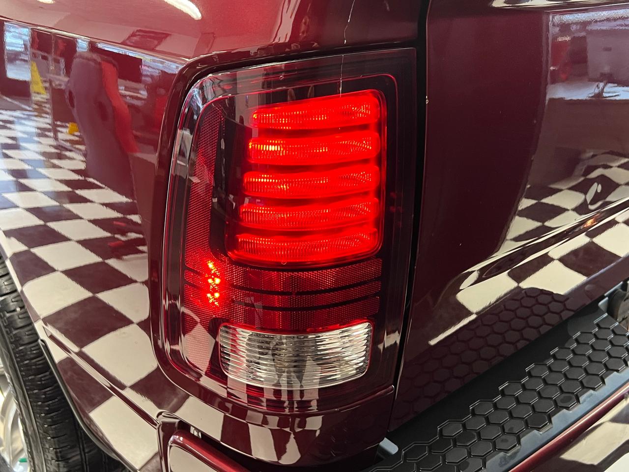 2016 RAM 1500 SPORT HEMI 5.7L 4x4+Roof+Leather+GPS+Accident Free - Photo #62