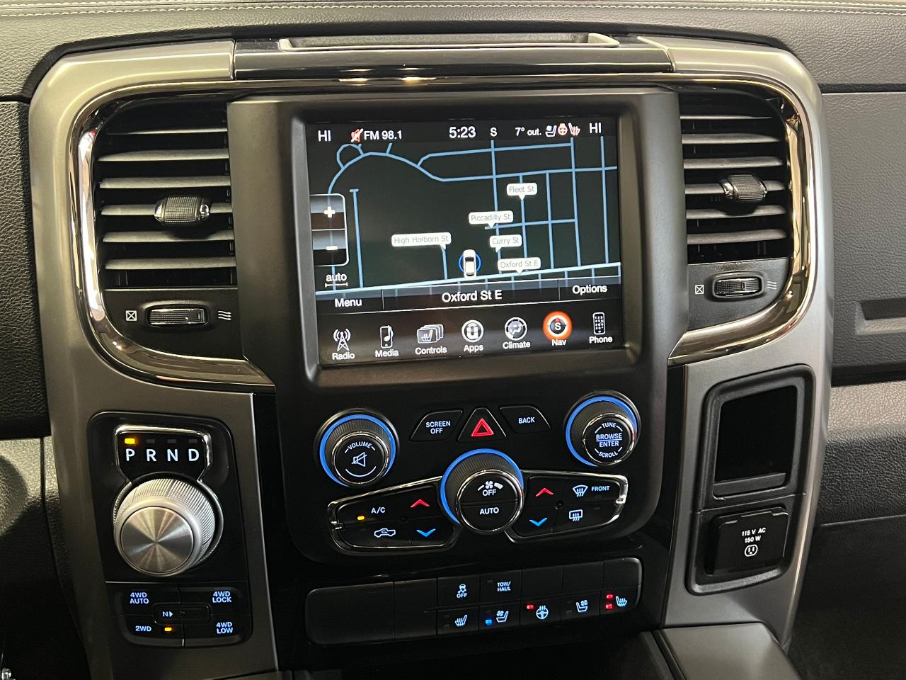 2016 RAM 1500 SPORT HEMI 5.7L 4x4+Roof+Leather+GPS+Accident Free Photo74