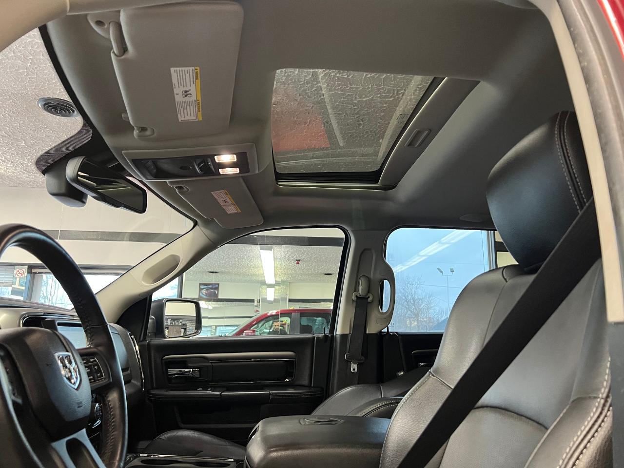 2016 RAM 1500 SPORT HEMI 5.7L 4x4+Roof+Leather+GPS+Accident Free Photo76