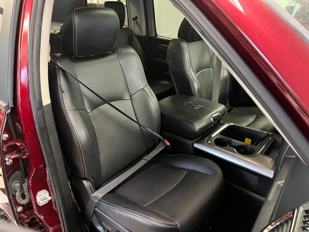 2016 RAM 1500 SPORT HEMI 5.7L 4x4+Roof+Leather+GPS+Accident Free Photo88