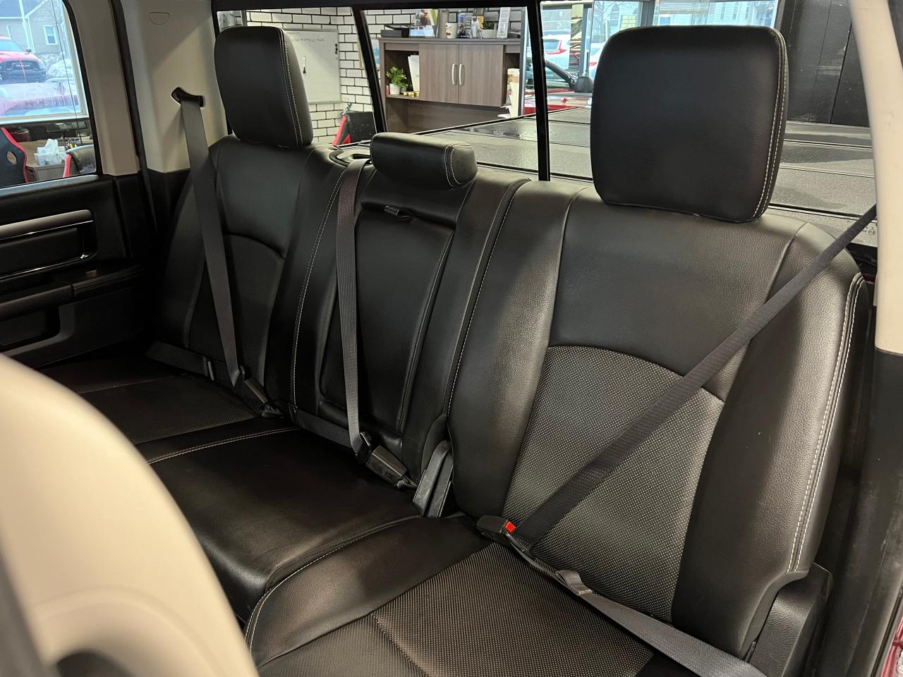 2016 RAM 1500 SPORT HEMI 5.7L 4x4+Roof+Leather+GPS+Accident Free Photo90