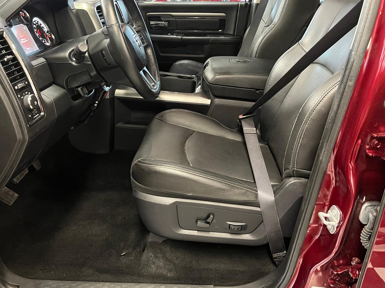 2016 RAM 1500 SPORT HEMI 5.7L 4x4+Roof+Leather+GPS+Accident Free Photo84