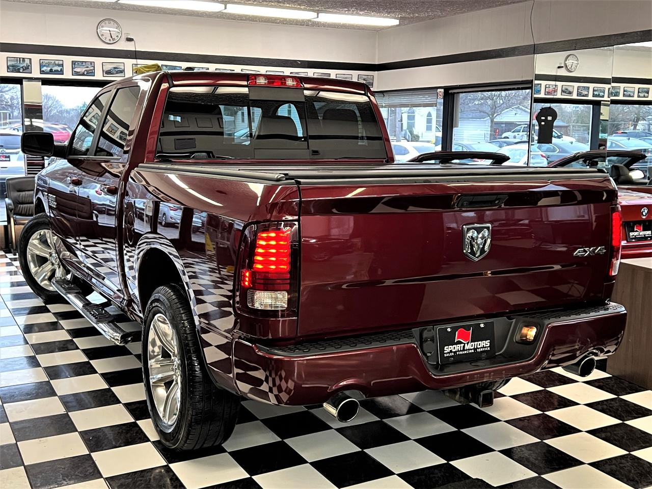 2016 RAM 1500 SPORT HEMI 5.7L 4x4+Roof+Leather+GPS+Accident Free - Photo #15