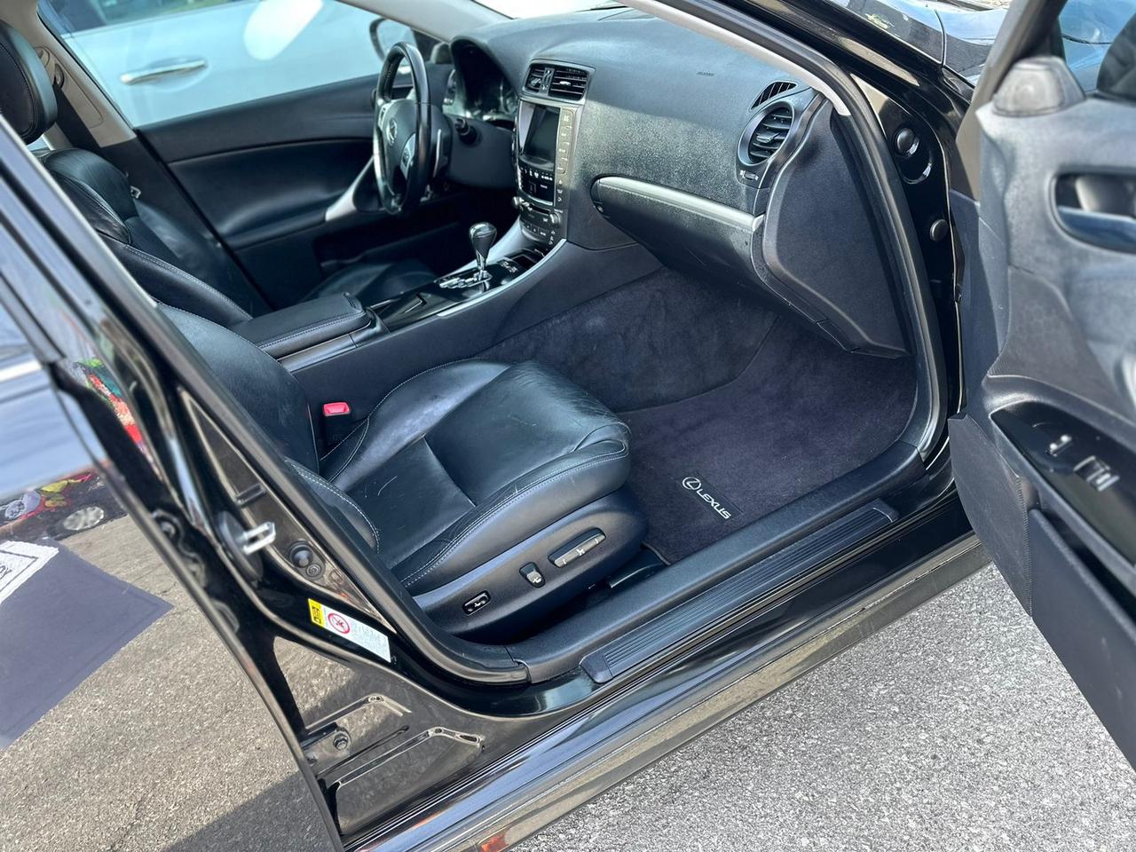 2011 Lexus IS 350  Photo