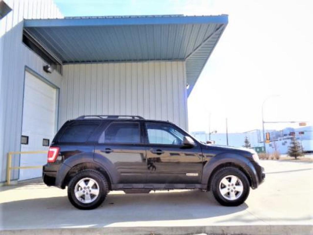 Used 2008 Ford Escape 4WD 4dr V6 XLT for sale in Edmonton, AB