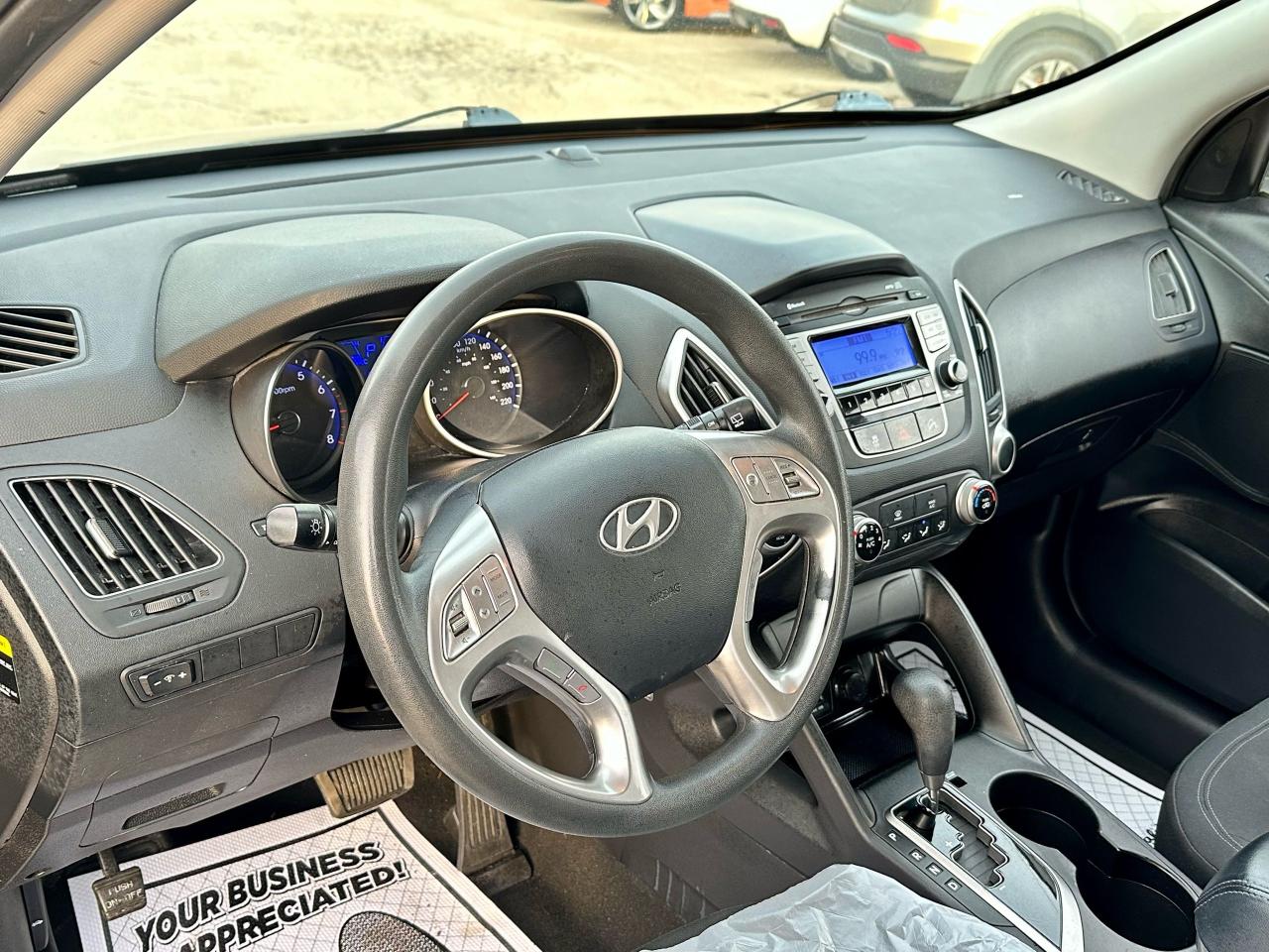 2011 Hyundai Tucson  - Photo #18