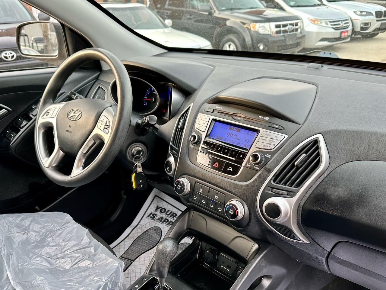 2011 Hyundai Tucson  - Photo #16