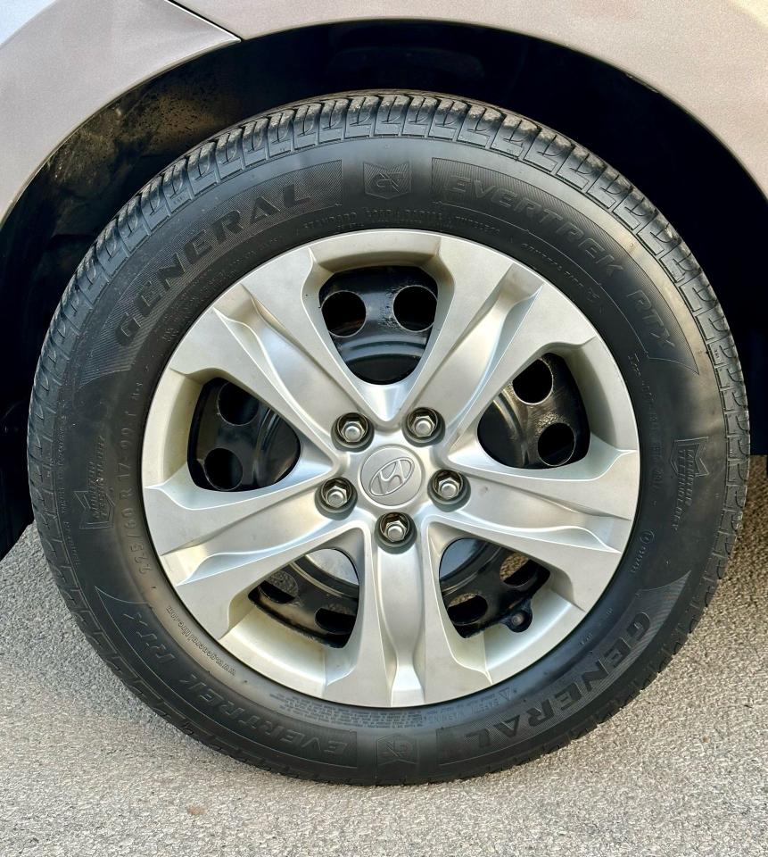 2011 Hyundai Tucson  - Photo #21