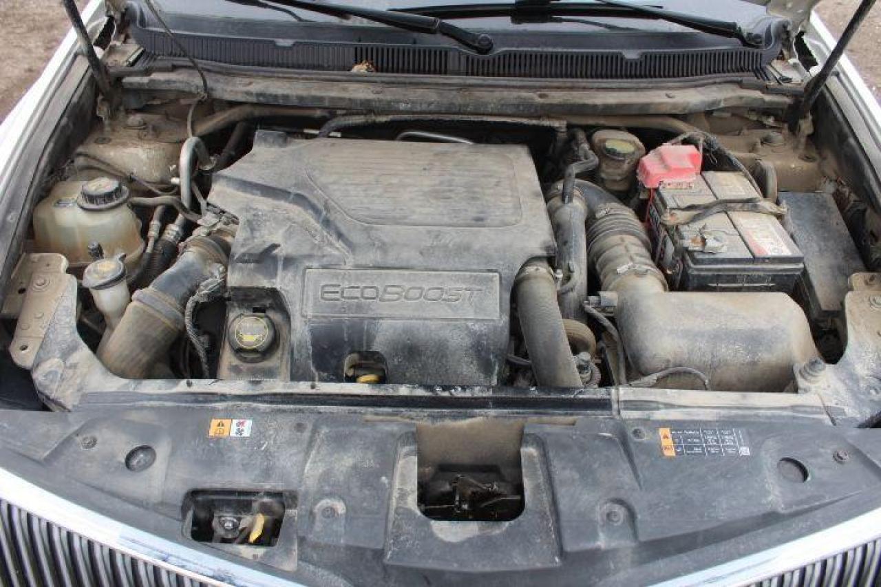 2014 Lincoln MKT  Photo