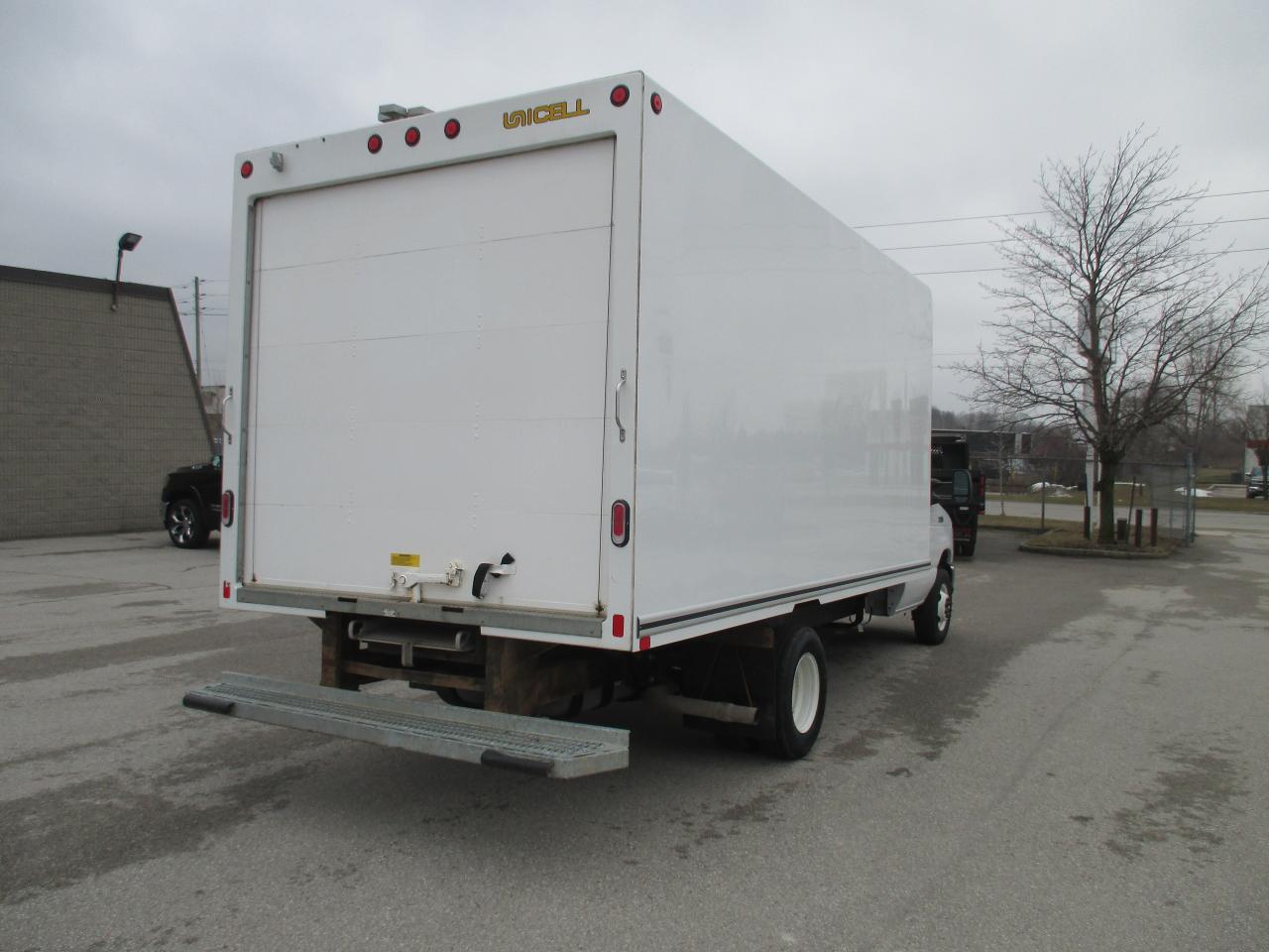 2022 Ford E-450 E-450 DRW 176" WB 16 Ft.UNICELL BODY - Photo #5