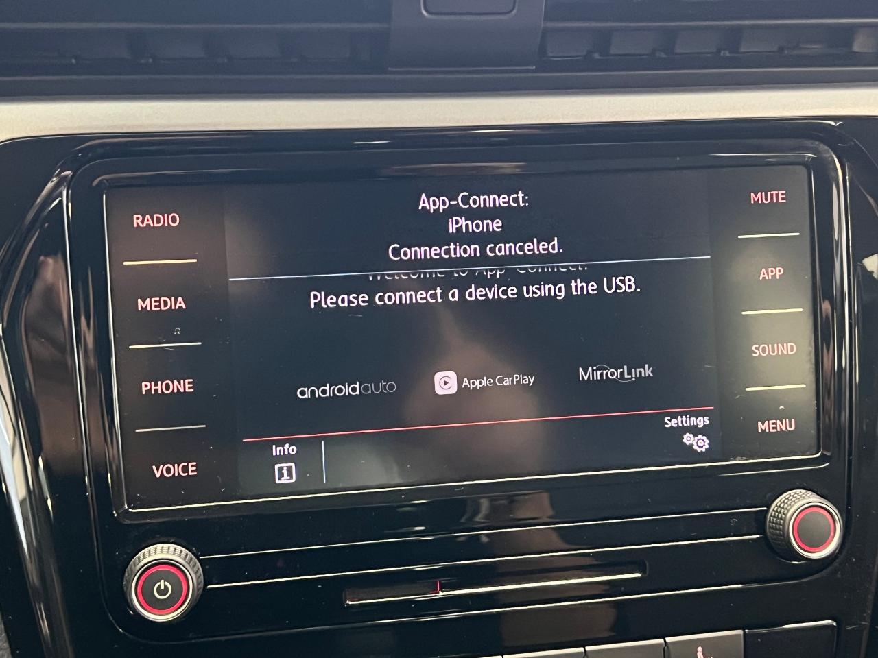 2020 Volkswagen Passat Comfortline+New Tires+ApplePlay+CAM+CLEAN CARFAX - Photo #31