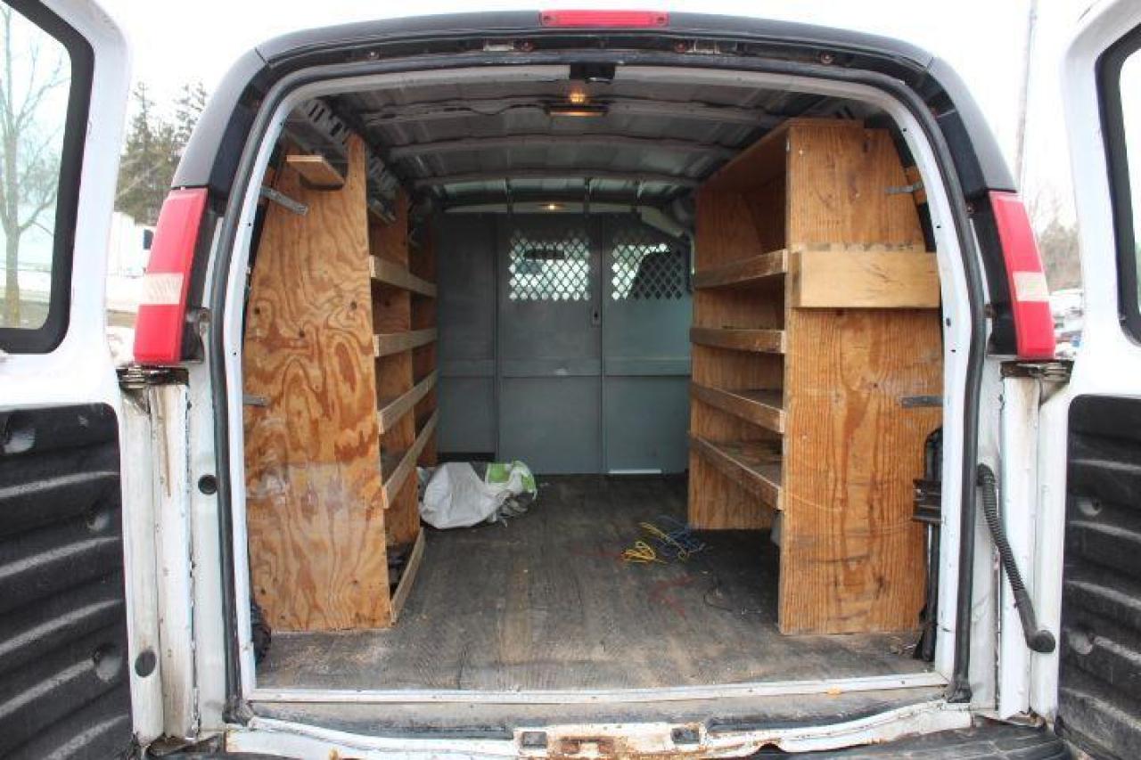 2009 GMC Savana  Photo