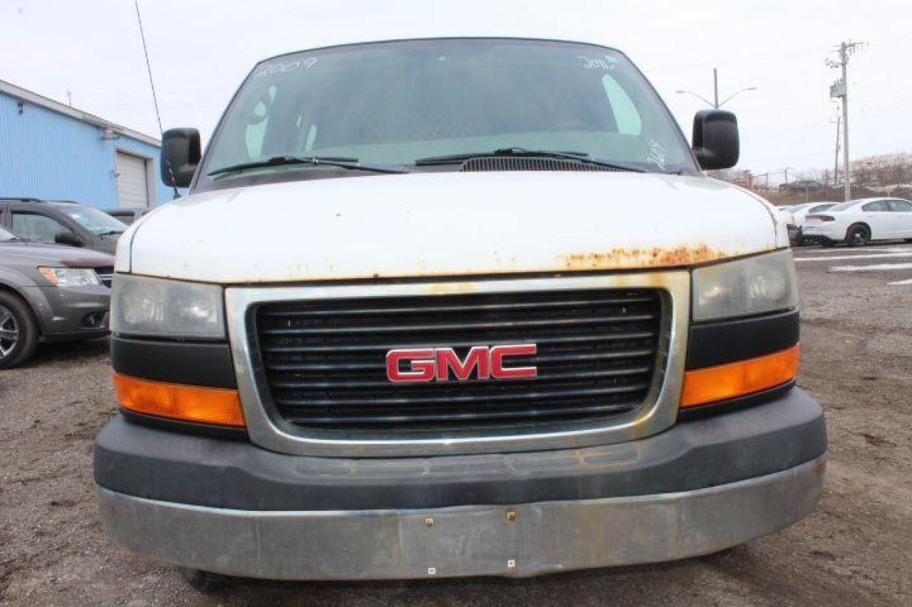 2009 GMC Savana  Photo
