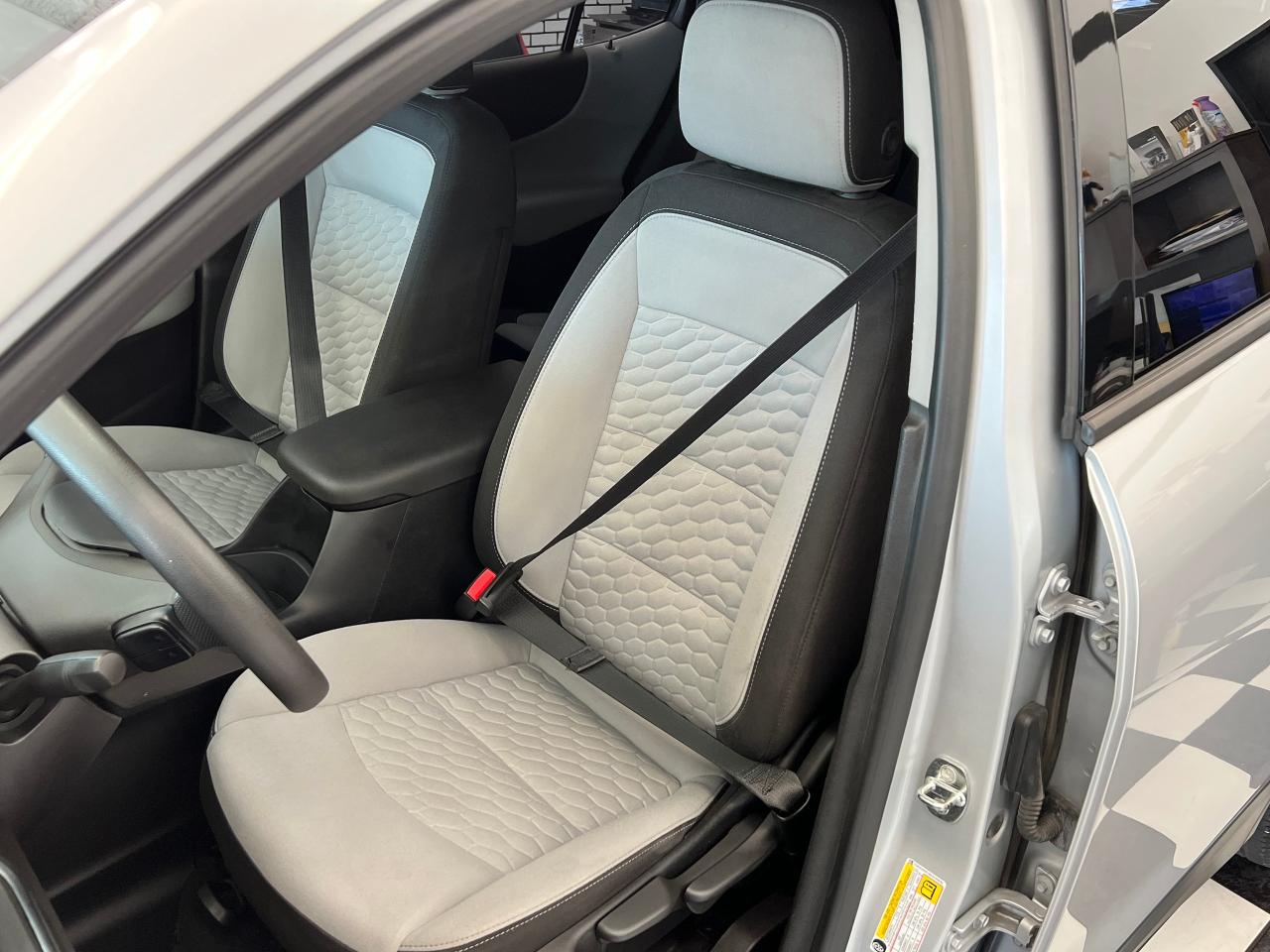 2018 Chevrolet Equinox LS+Camera+Remote Start+ApplePlay+CLEAN CARFAX Photo77