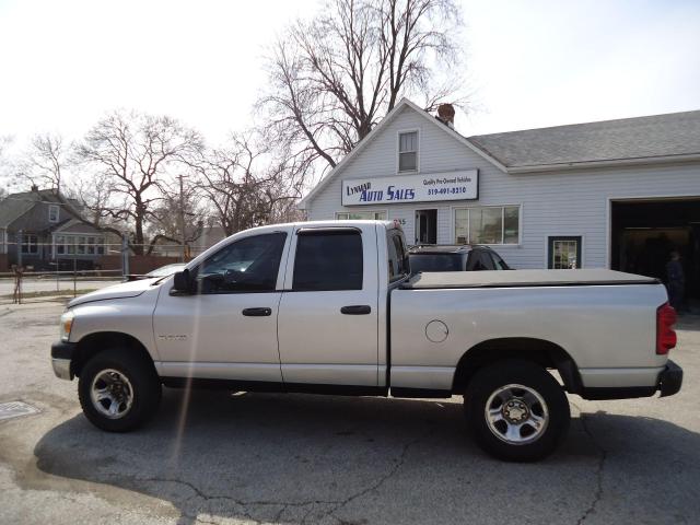 2008 Dodge Ram 1500 4WD Quad Cab 140.5" ST