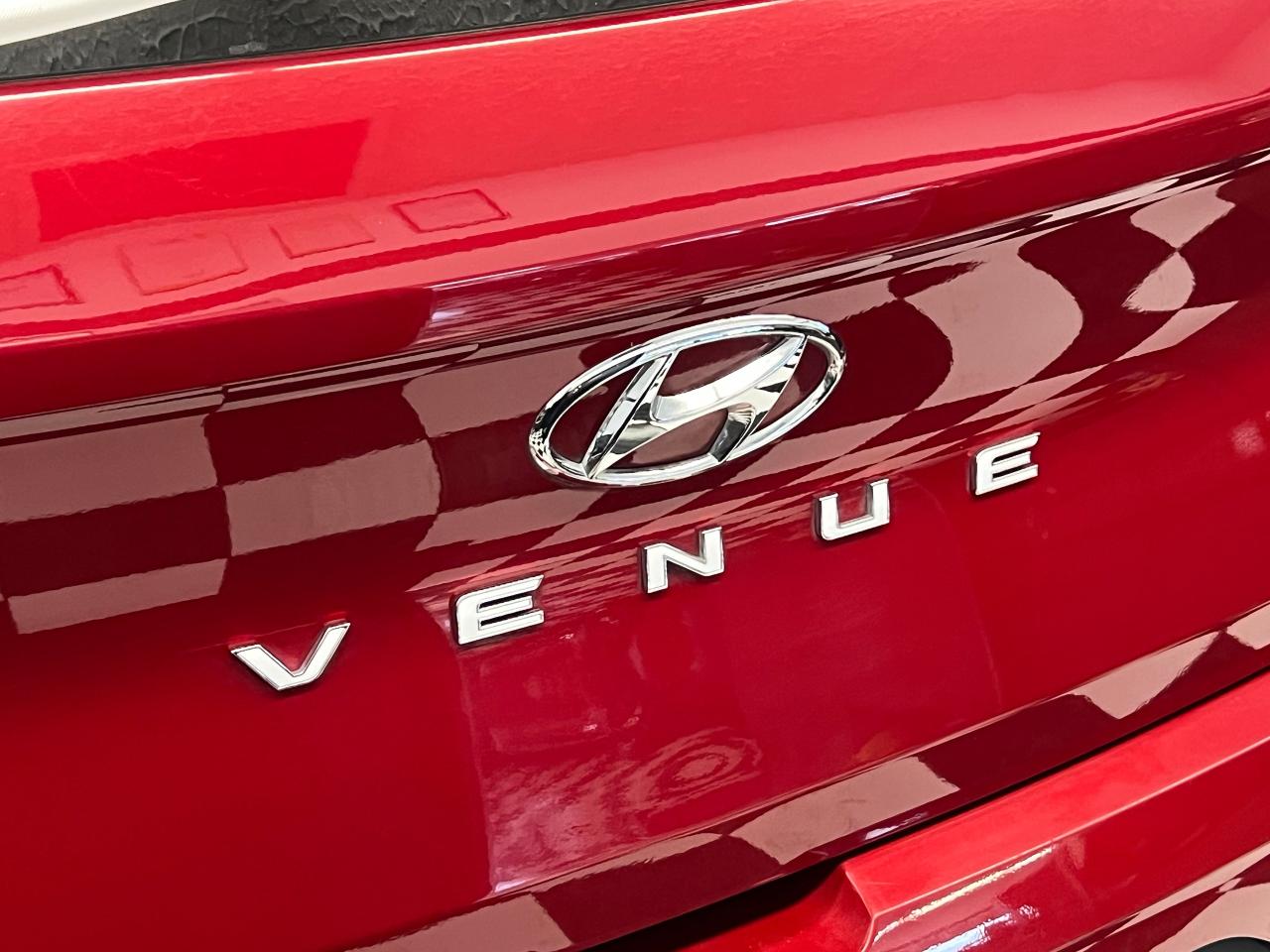 2020 Hyundai Venue Preferred+Camera+ApplePlay+HeatedSeats+CLEANCARFAX - Photo #59