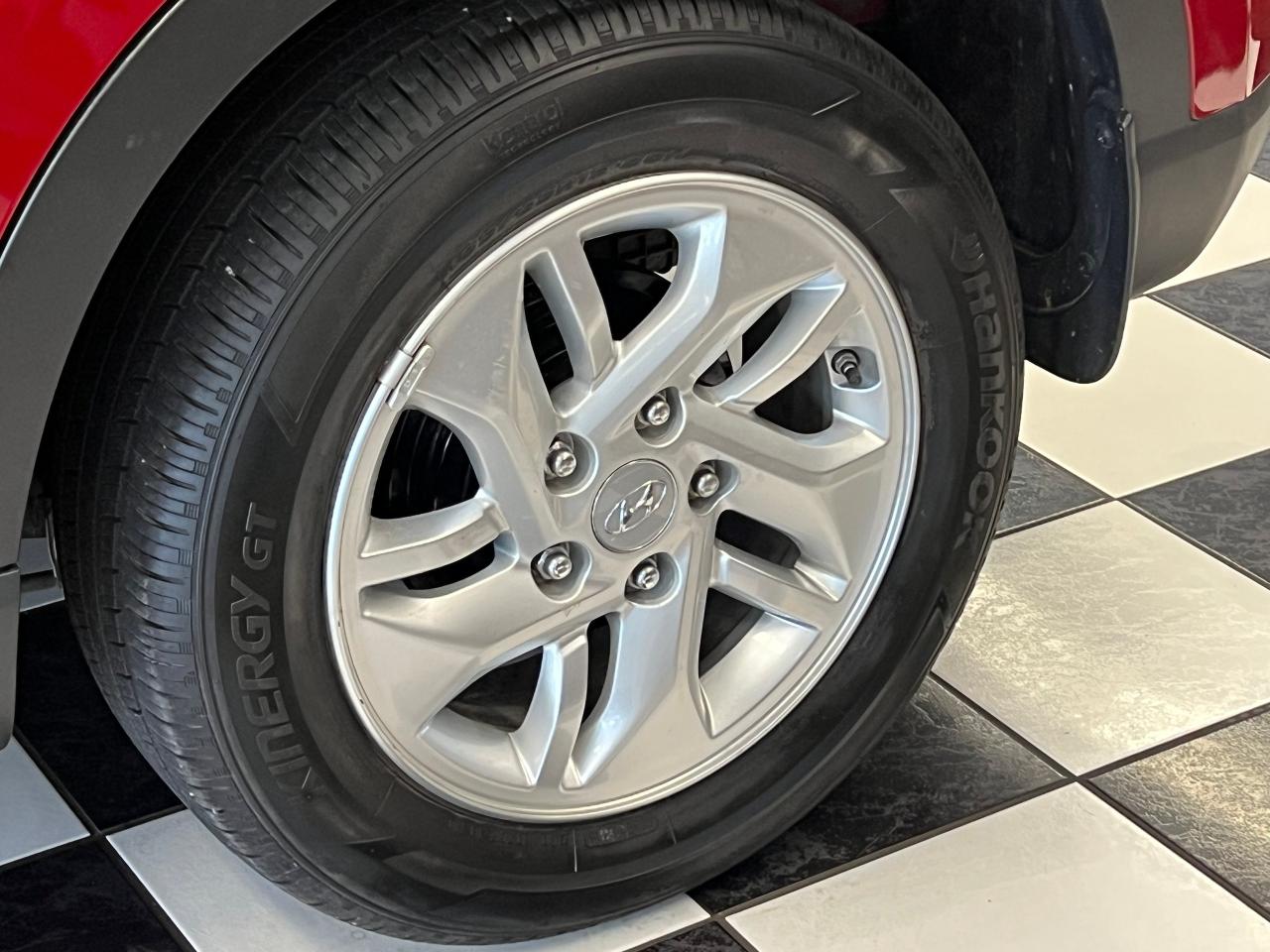 2020 Hyundai Venue Preferred+Camera+ApplePlay+HeatedSeats+CLEANCARFAX - Photo #50