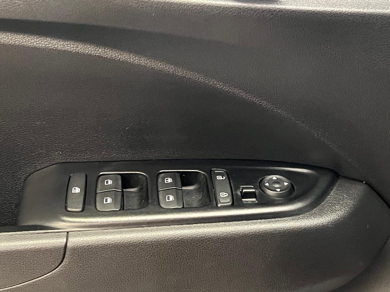 2020 Hyundai Venue Preferred+Camera+ApplePlay+HeatedSeats+CLEANCARFAX - Photo #47