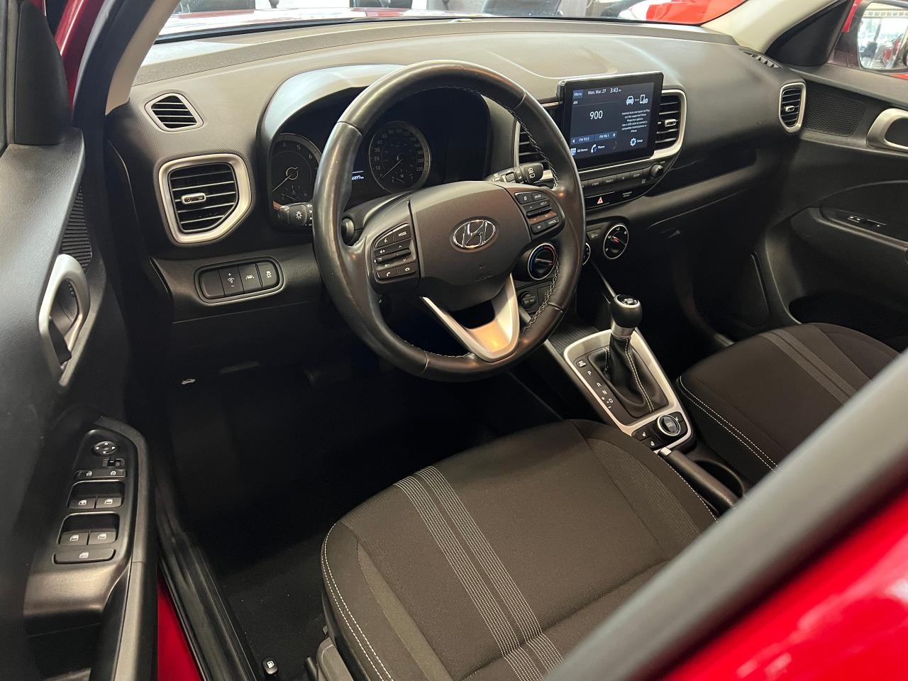 2020 Hyundai Venue Preferred+Camera+ApplePlay+HeatedSeats+CLEANCARFAX - Photo #15