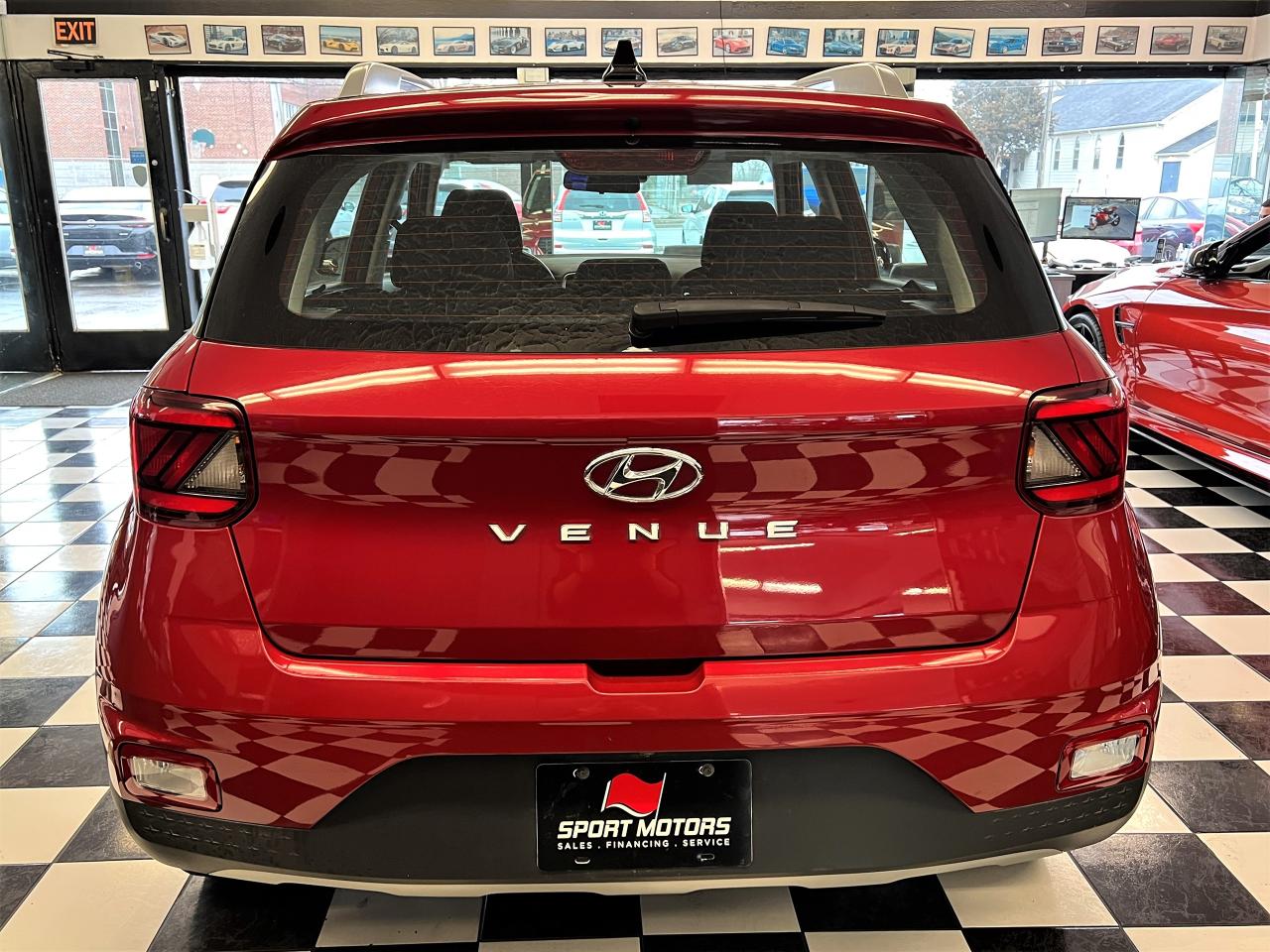 2020 Hyundai Venue Preferred+Camera+ApplePlay+HeatedSeats+CLEANCARFAX - Photo #3