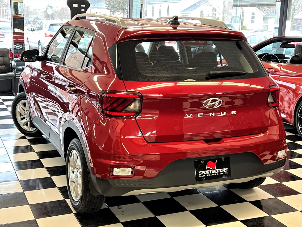 2020 Hyundai Venue Preferred+Camera+ApplePlay+HeatedSeats+CLEANCARFAX - Photo #13