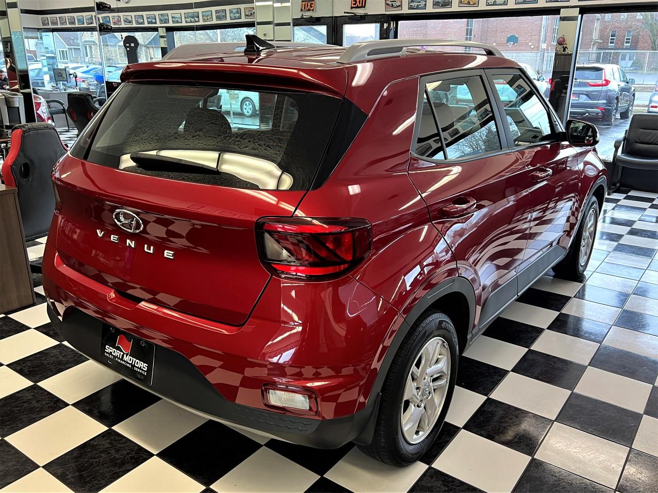2020 Hyundai Venue Preferred+Camera+ApplePlay+HeatedSeats+CLEANCARFAX - Photo #4