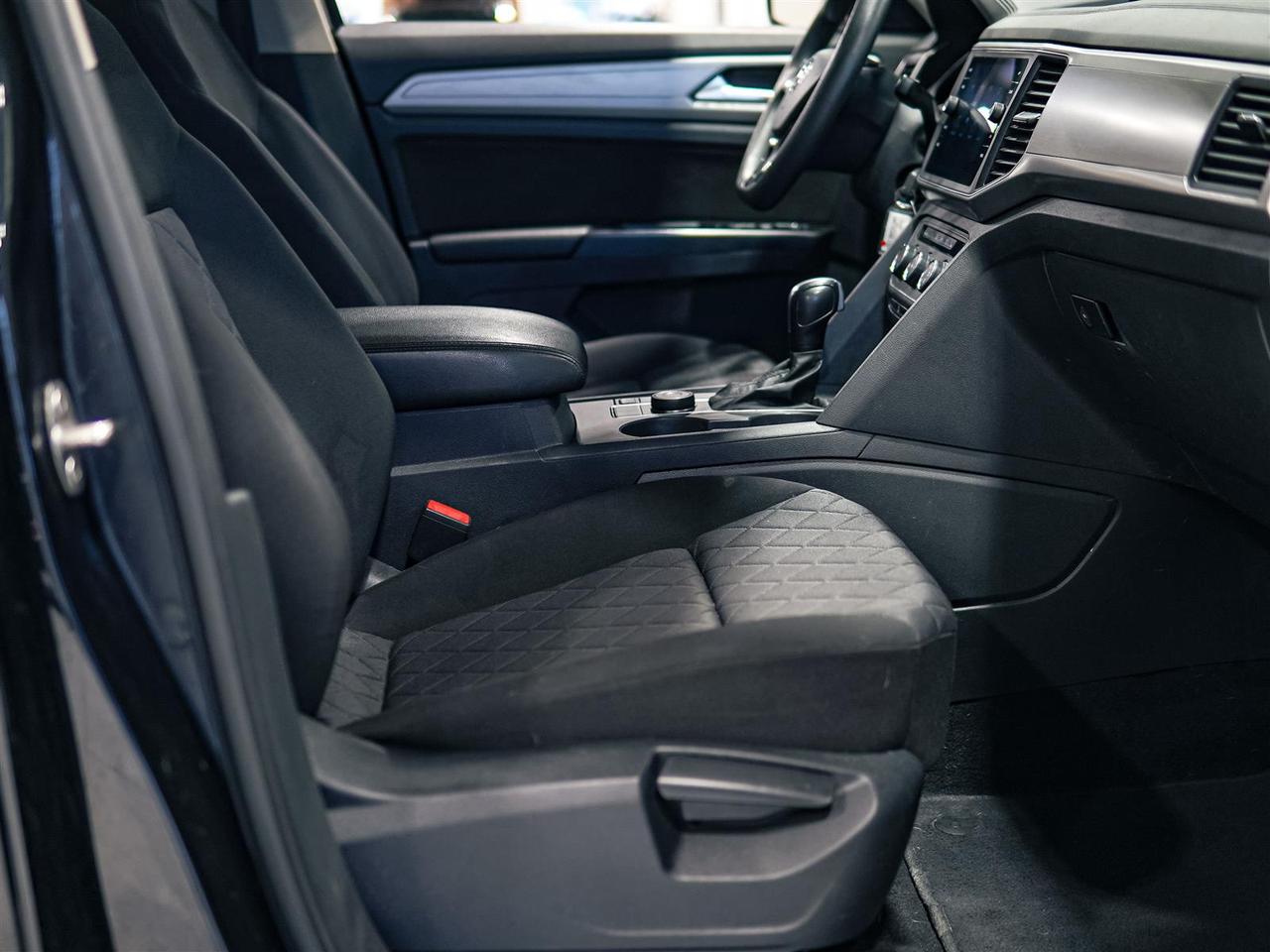 2018 Volkswagen Atlas ** SALE PENDING BY PUNEET ** Photo