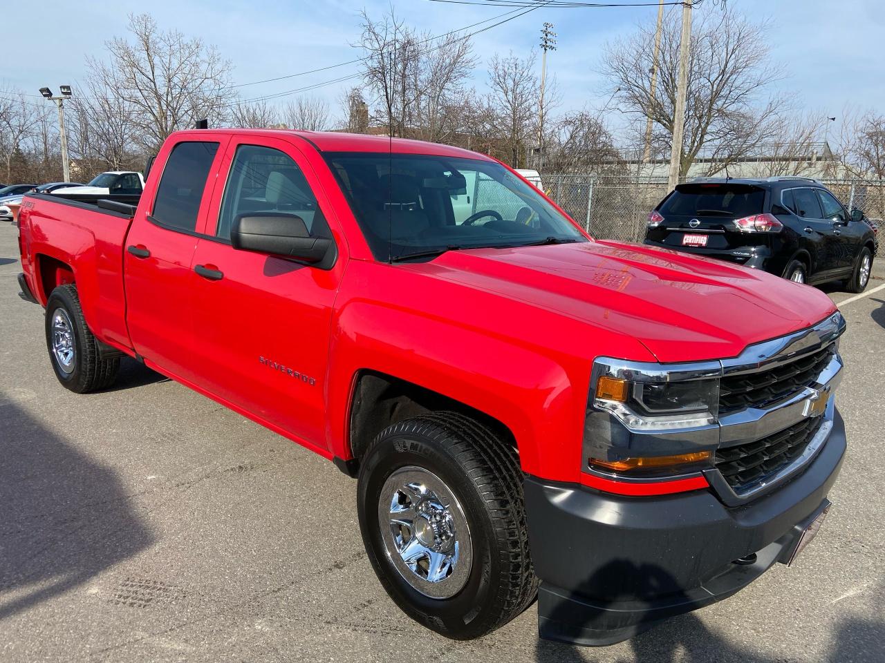 2018 Chevrolet Silverado 1500 W/T ** 4X4, TOW PKG, BACK CAM **