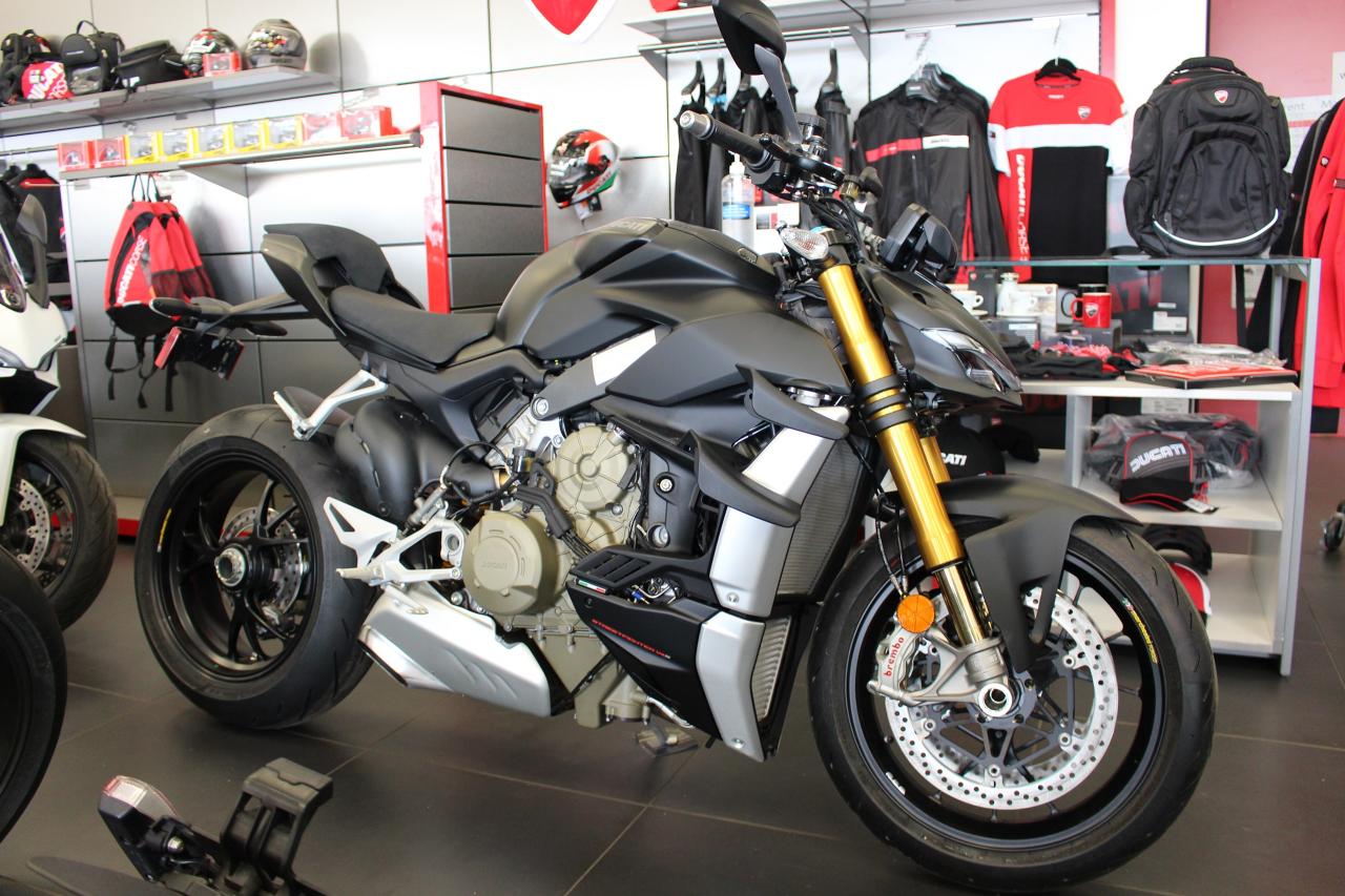 Used 2022 Ducati Streetfighter V4 S Dark for sale in Oakville, ON