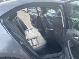 2012 Volkswagen Jetta 4dr 2.5L Auto Highline LEATHER SUNROOF NO ACCIDENT - Photo #10