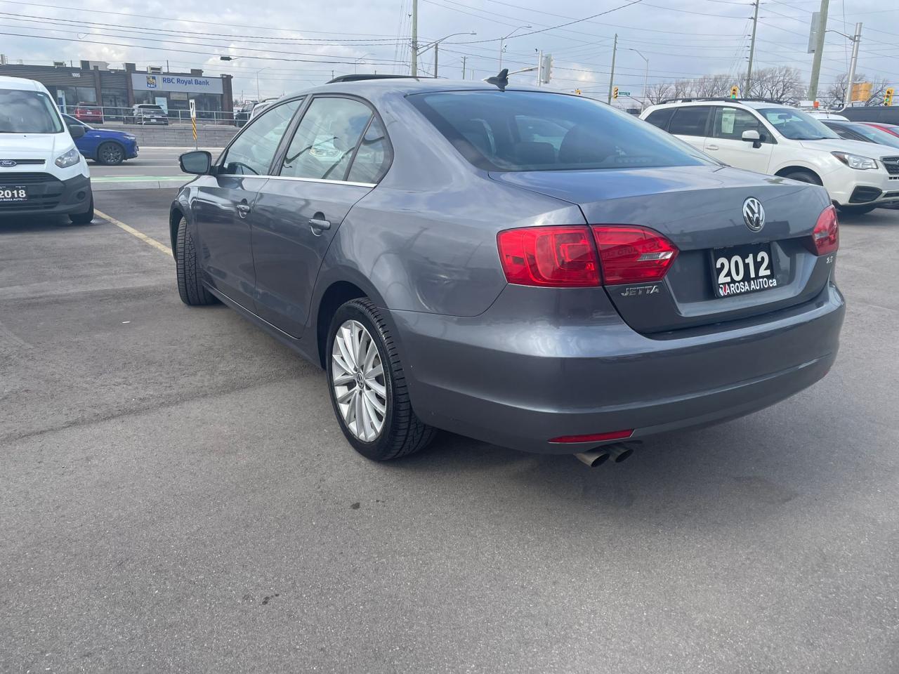 2012 Volkswagen Jetta 4dr 2.5L Auto Highline LEATHER SUNROOF NO ACCIDENT - Photo #3