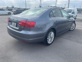 2012 Volkswagen Jetta 4dr 2.5L Auto Highline LEATHER SUNROOF NO ACCIDENT - Photo #6