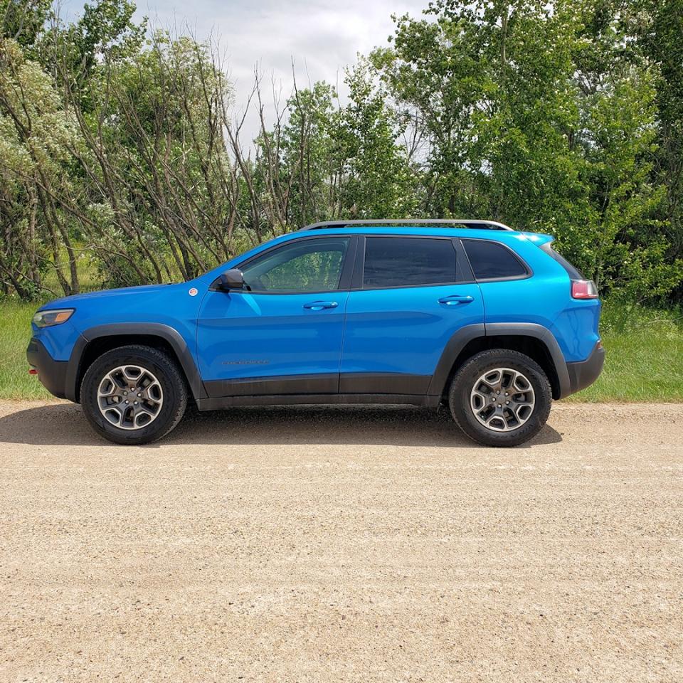 Used 2020 Jeep Cherokee Trailhawk 4X4 for sale in Oakbank, MB