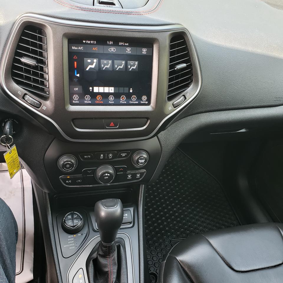 2020 Jeep Cherokee Trailhawk - Photo #11