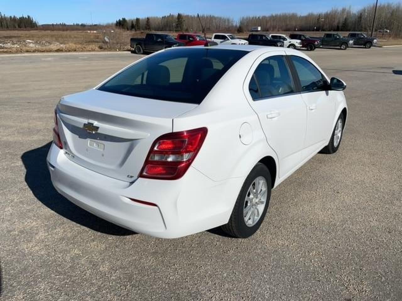 2017 Chevrolet Sonic LT,AUTO,HEATED SEATS,NO ACCIDENTS Photo4