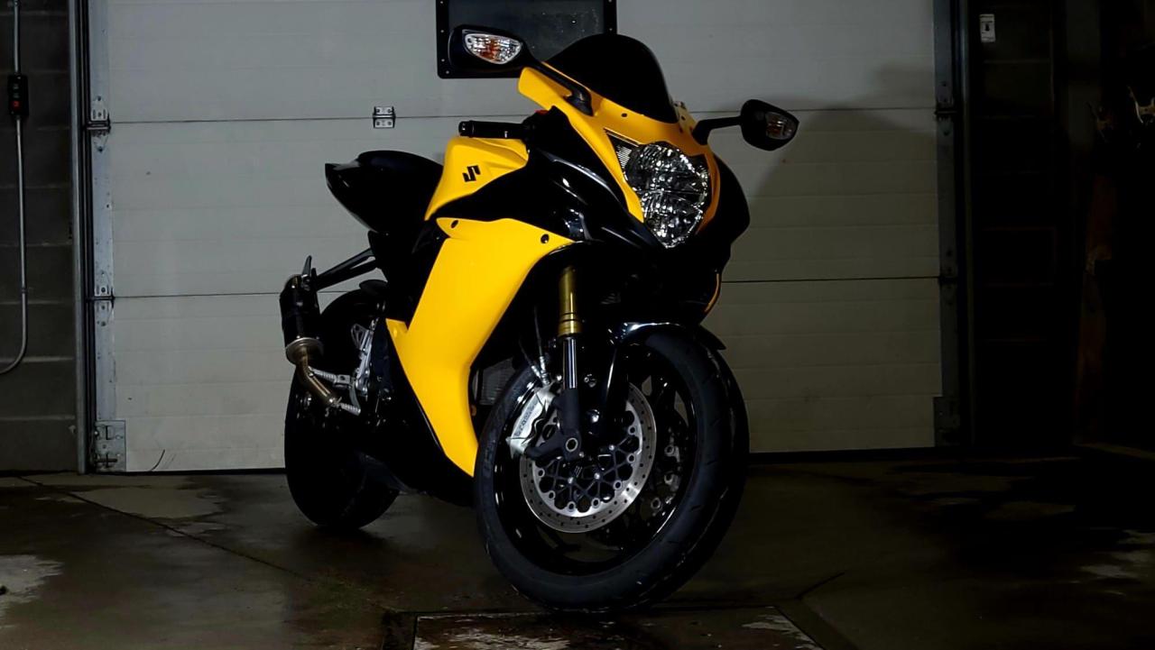 Used 2012 Suzuki GSXR750 Sport 750cc | $0 DOWN - EVERYONE APPROVED! for sale in Calgary, AB