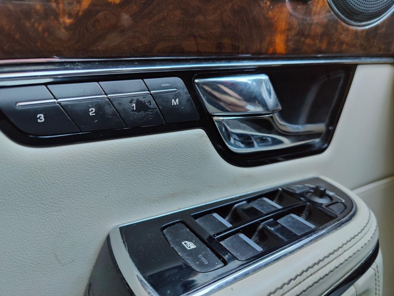 2013 Jaguar XJ XJL PORTFOLIO AWD • Loaded! - Photo #8